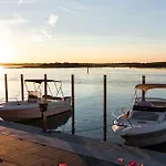 Apartamento Lakefront In 54738