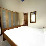 Lakefront In 54738 Apartamento