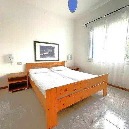 Lakefront In 54738 Apartament